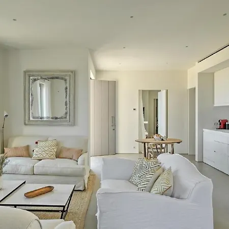 Ideal For 8 People With A Spectacular View *